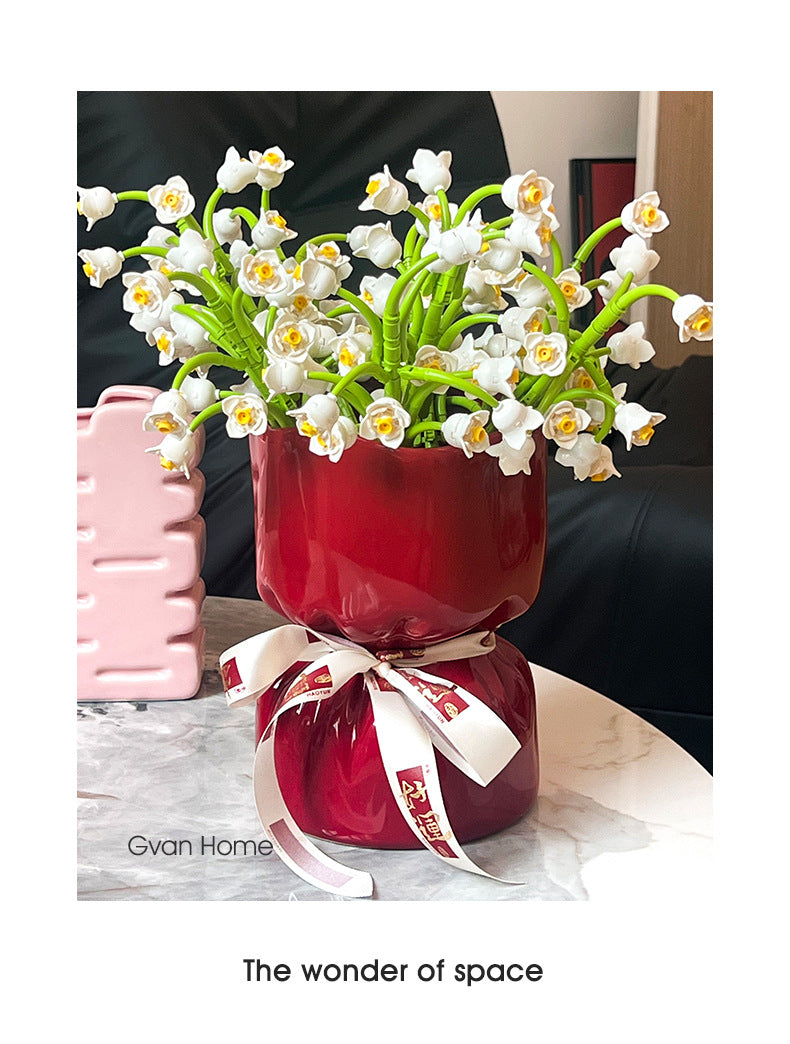 White Minimalist Ceramic Vase