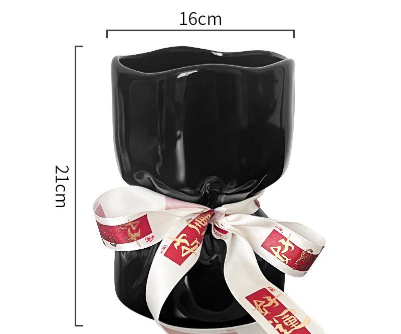 Black Minimalist Ceramic Vase